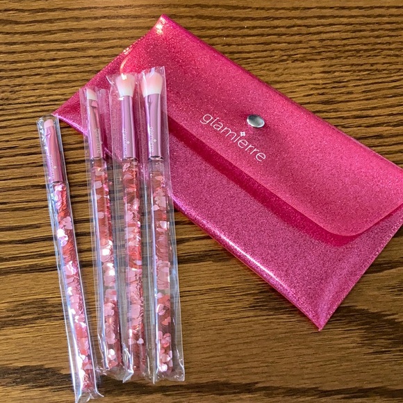 Glamierre Other - ❤️🎉HP🎉❤️Glamierre Pink Luxe Glitter Eye Brushes